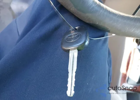 2005 Toyota Corolla Le from USA, damaged, VIN 1NXBR32E85Z393864